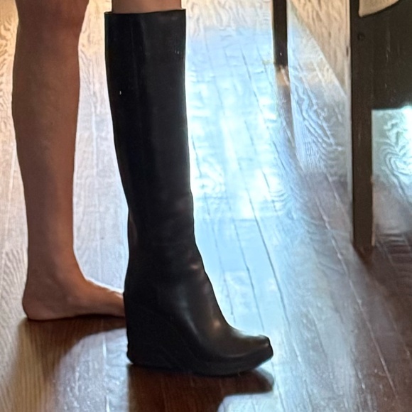 Beautiful Prada Boots from Holt Renfrew size 39 Black - Picture 15 of 15